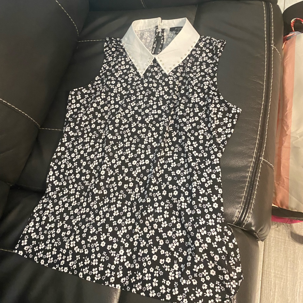 Cute blouse